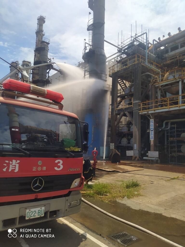 中油大林廠拆除管線　油氣引發火警致1人灼傷