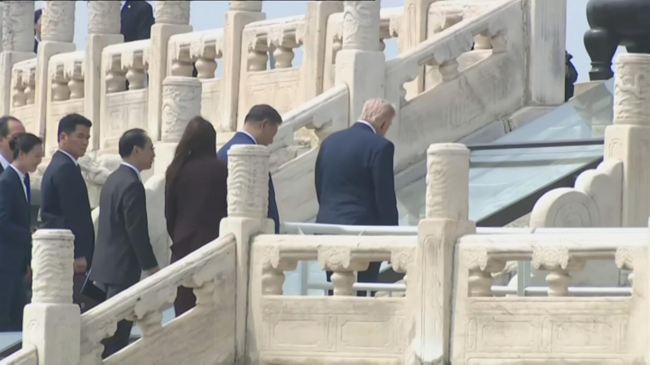 快新聞／50年來首位美國總統！川普踏上北京天壇　習近平全程陪同