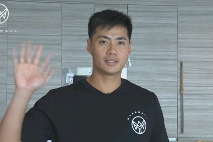 陳偉殷直播做獅子頭　一朗追平安助馬林魚贏球