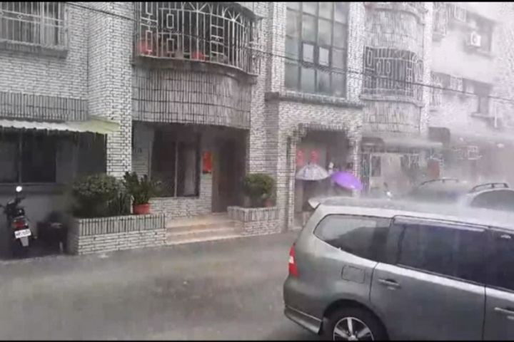 午後大雨  嘉義市區馬路積水