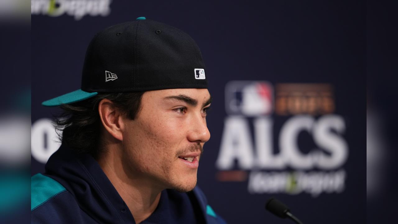 MLB(影)/水手例行賽王牌投手第5戰將在牛棚待命! 賽前和傳奇鈴木一朗一起練球