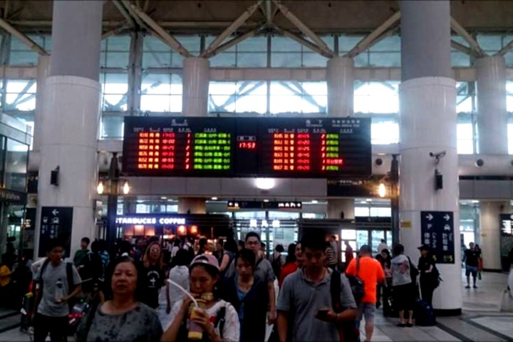 <em>高鐵</em>左營站訊號異常 部分列車延誤