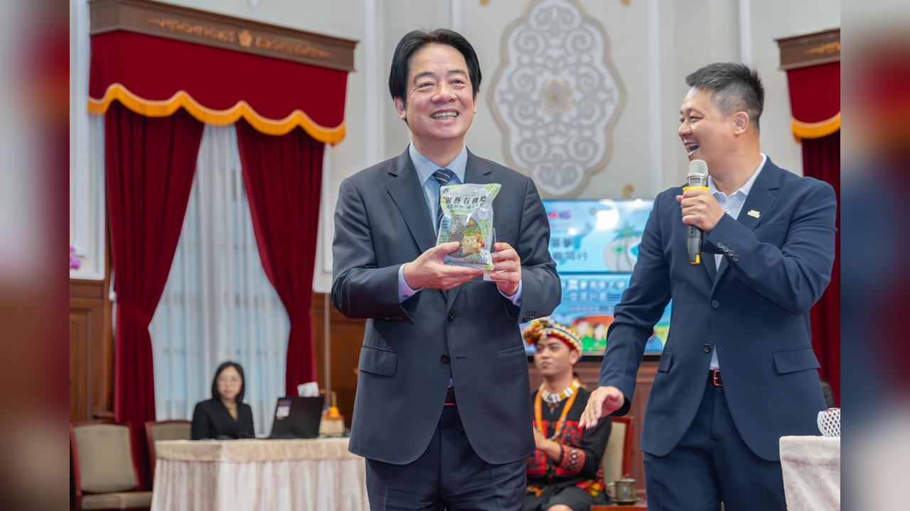 幕後／無情業配！賴總統親上陣代言台灣農產　農青大使「笑到不行」