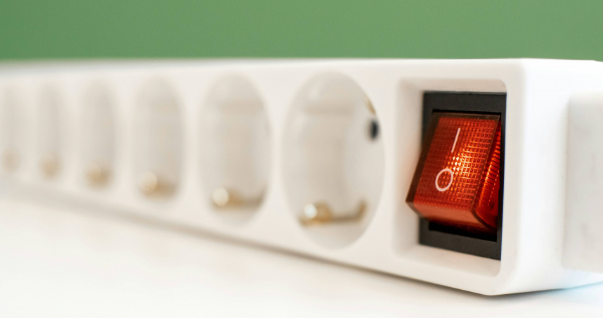 「9家電」別用延長線! 台電示警:共用插座恐釀火災