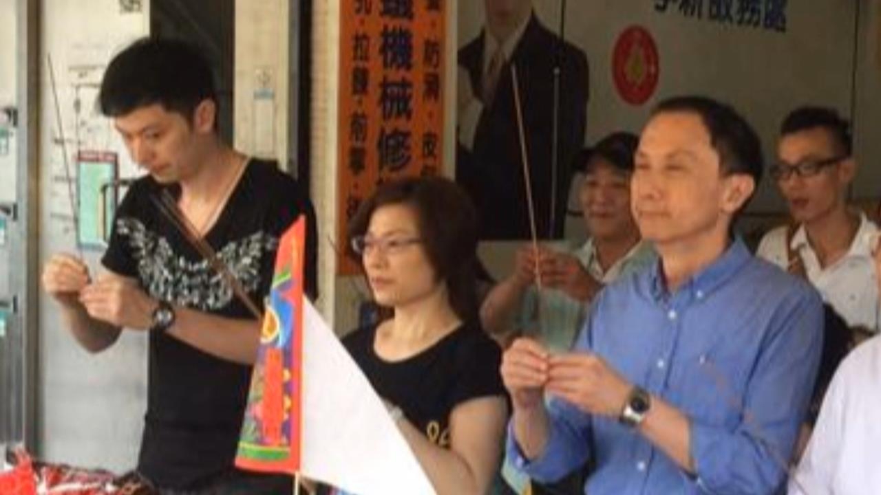 李新之子李伯毅急診室咆哮　「綠營李柏毅」無辜中槍喊冤