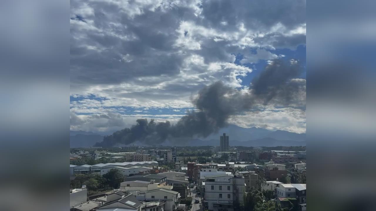 最新/快戴口罩!桃園八德黑煙竄天 掩埋場不明原因起火