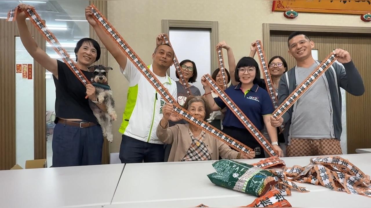 洋流飄帶全台爆紅　高雄印刷工廠每天日夜趕工