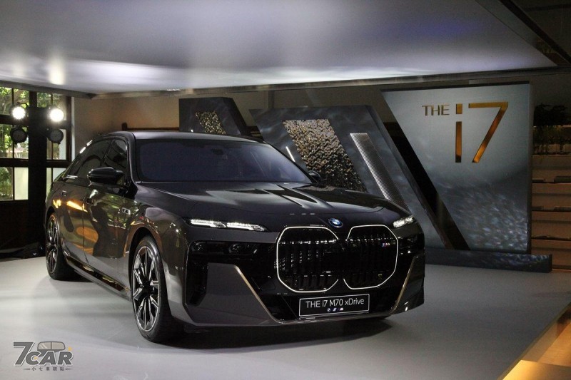 新臺幣 888 萬元起　全新 BMW i7 M70 xDrive 實拍