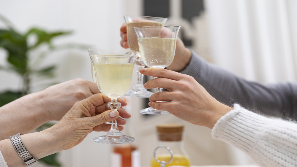 快速舒緩飲酒後不適懶人包!營養師揭密網傳食物+6 大飲食建議