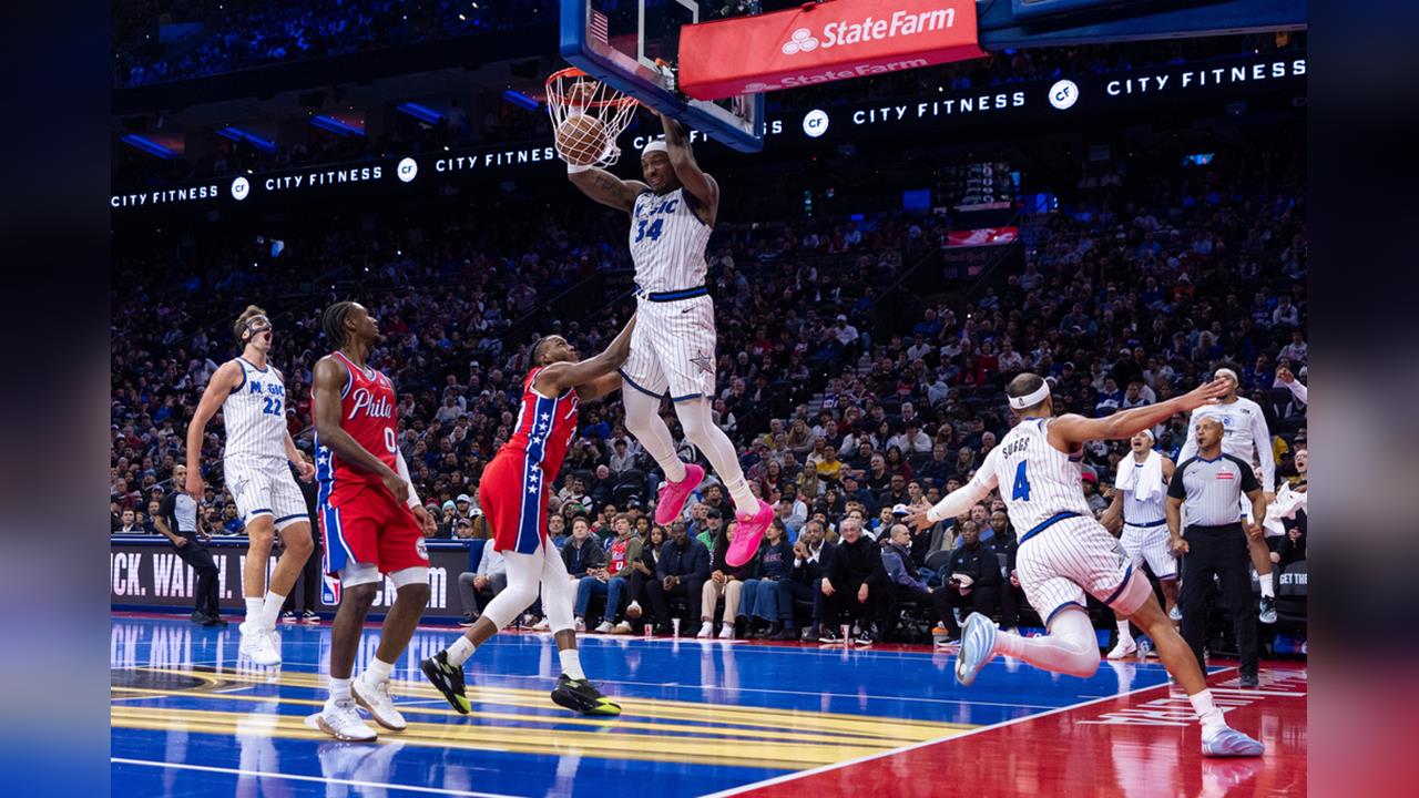 NBA(影)／前兩節噴86分！魔術打出隊史最狂上半場　傷兵累累的76人苦吞三連敗