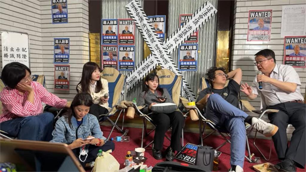 快新聞／綠委立院守夜開直播談抗爭軍事審判　痛批藍營「翻臉不認帳」