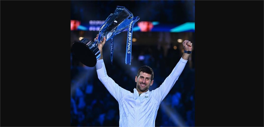 喬科維奇ATP年終賽6度封王　追平費德勒 紀錄