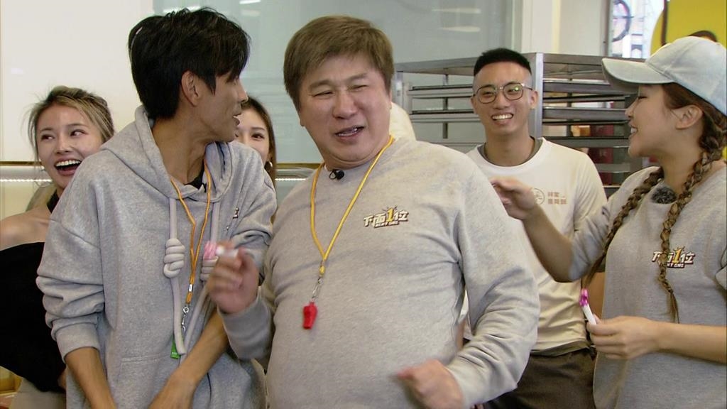 胡瓜祭百萬獎金玩遊戲！身體突冒「一反應」嚇到大家 他下秒後悔了