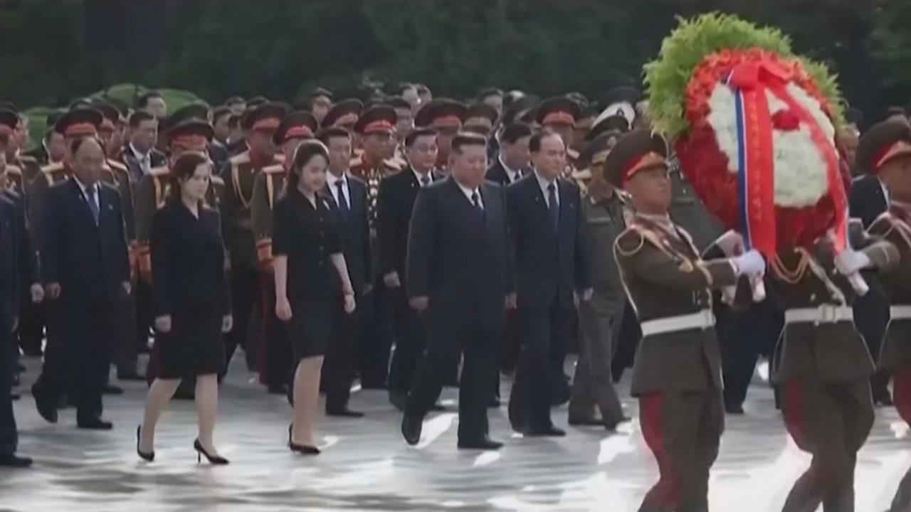 北韓刻意為之？金正恩愛女「金主愛隔52天露面」　專家曝背後政治訊號