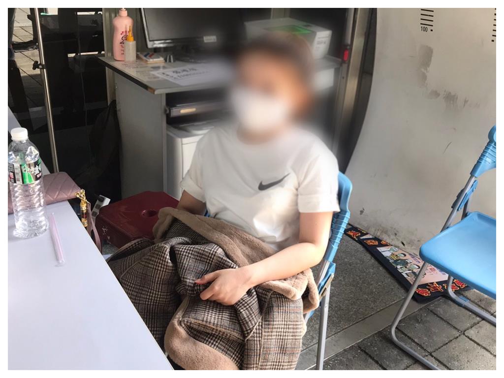 微解封違法「與人連結」 萬華警查獲越南籍賣淫女