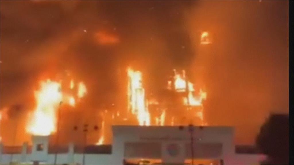 埃及警察總部大火至少38傷　整棟燒到焦黑！黑夜中竄火光超驚悚