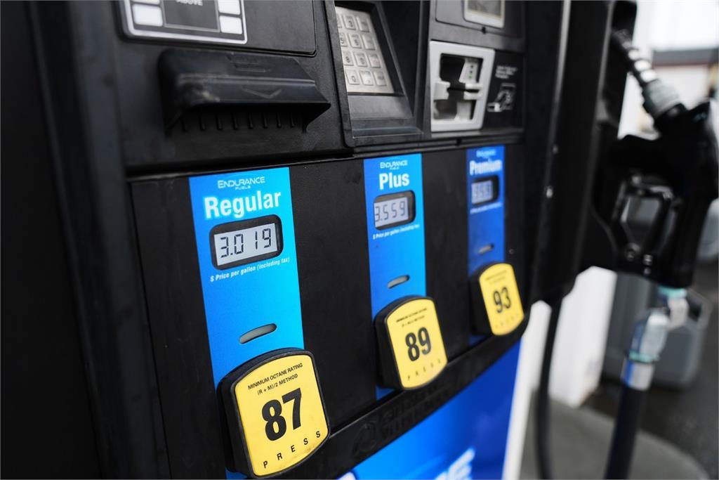 伊朗戰事升溫！油價自2022年7月來首次突破100美元　日韓股市開盤重挫