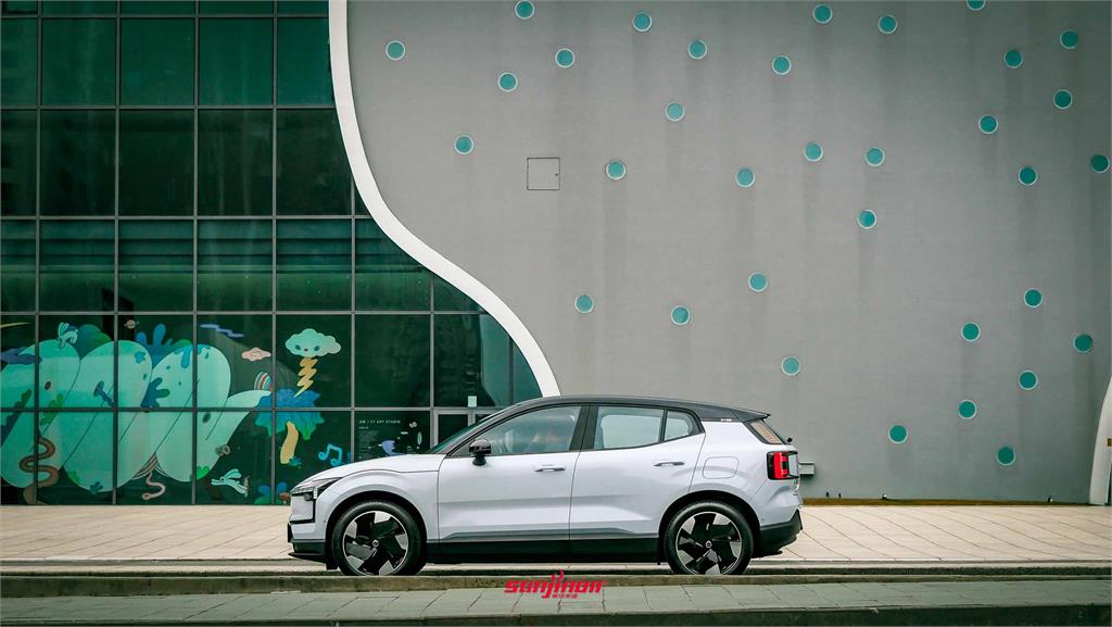 VOLVO EX30 Ultra試駕：右腦及左腦相互激盪的北歐設計美學