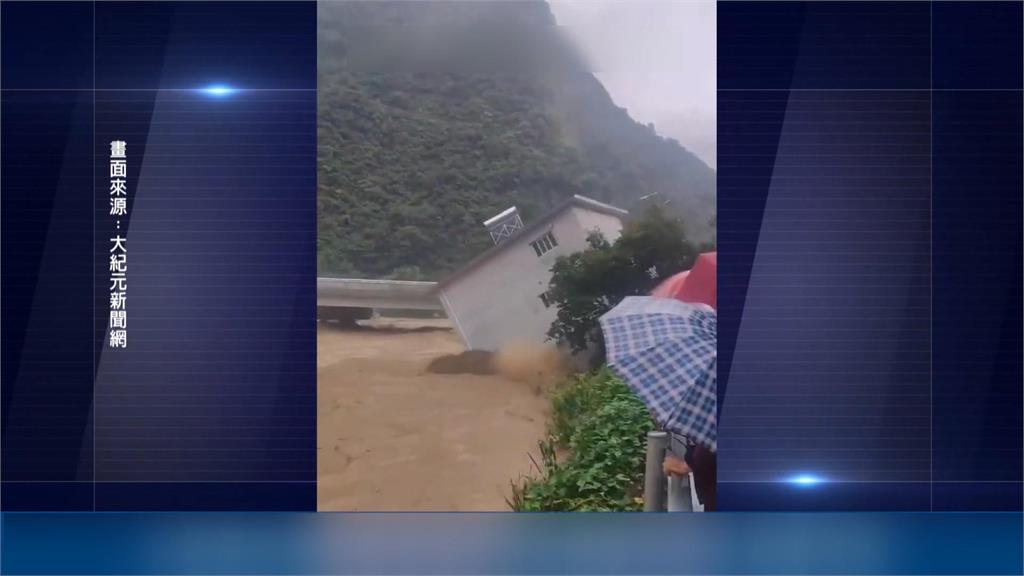 中國陝西路橋遭沖斷　暴雨成災！12人罹難