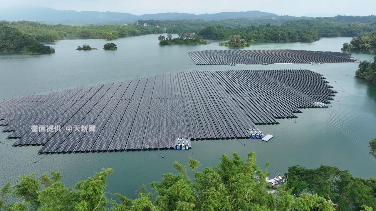 烏山頭水庫「11.5公頃光電板」鋪湖面 壯觀空拍畫面曝、環團憂汙染水質