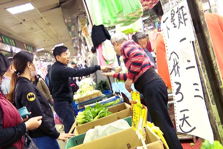 菜價低迷 台北果菜市場又休3天挨批