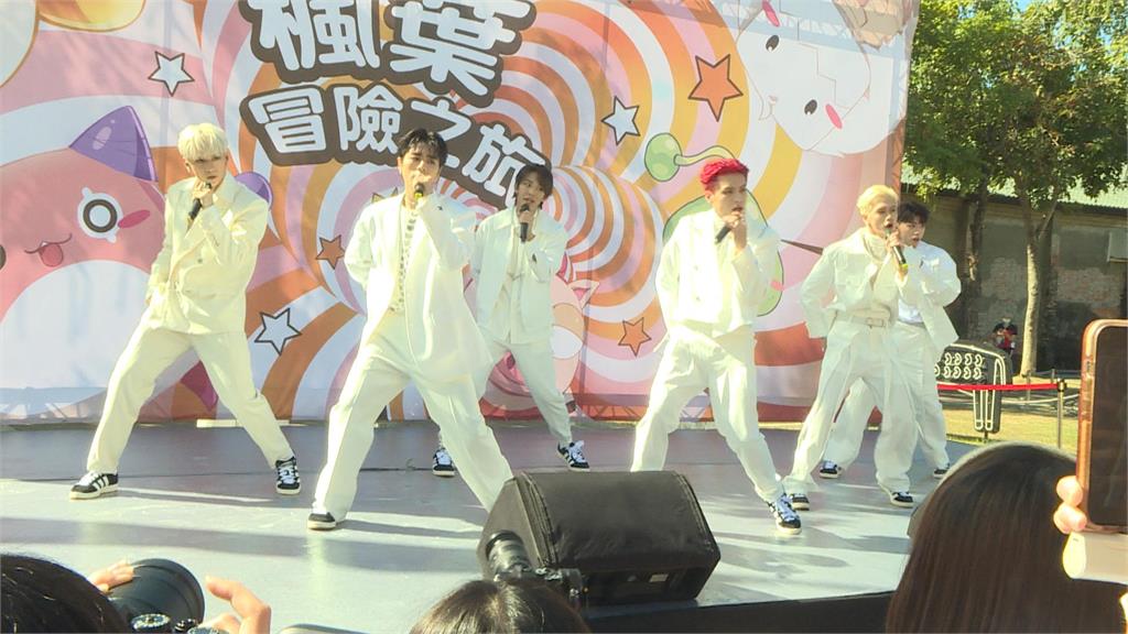高雄駁二B6倉庫　超人氣潮流男團Ozone與玩家同歡