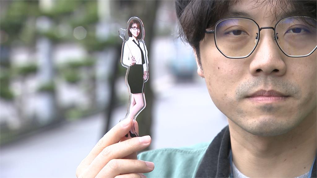 婚宴撞場人氣女優"河北彩伽"見面會　新人跟女優立牌合照　新娘態度超大方