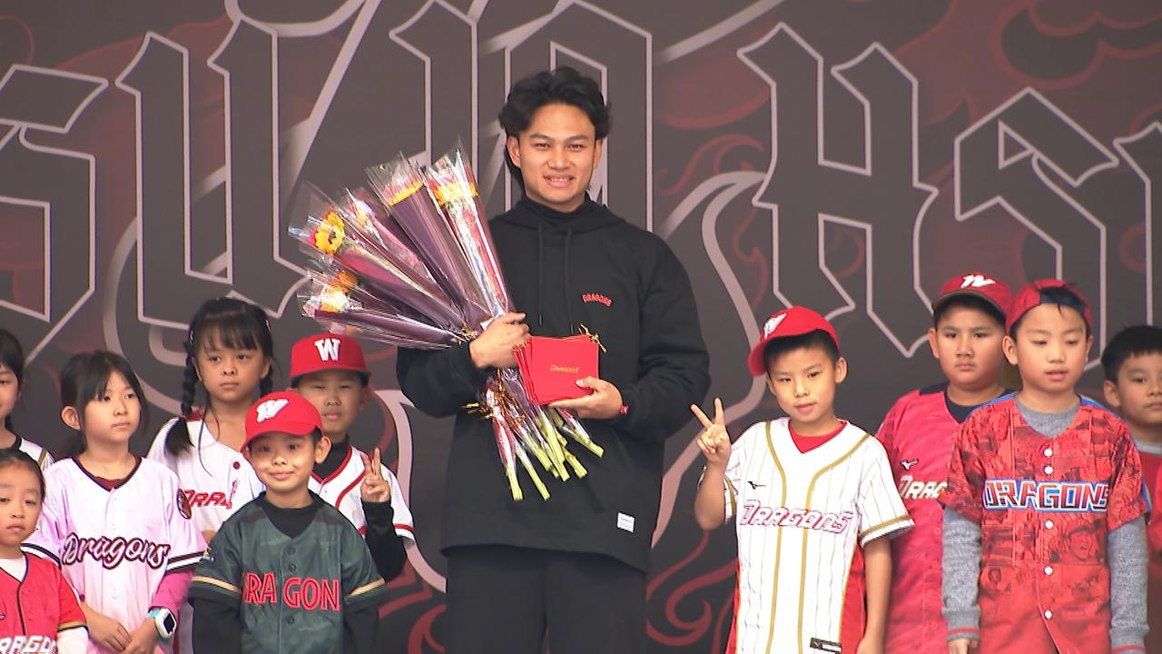 徐若熙旅外歡送會湧球迷 10年隊友劉基鴻哽咽送別