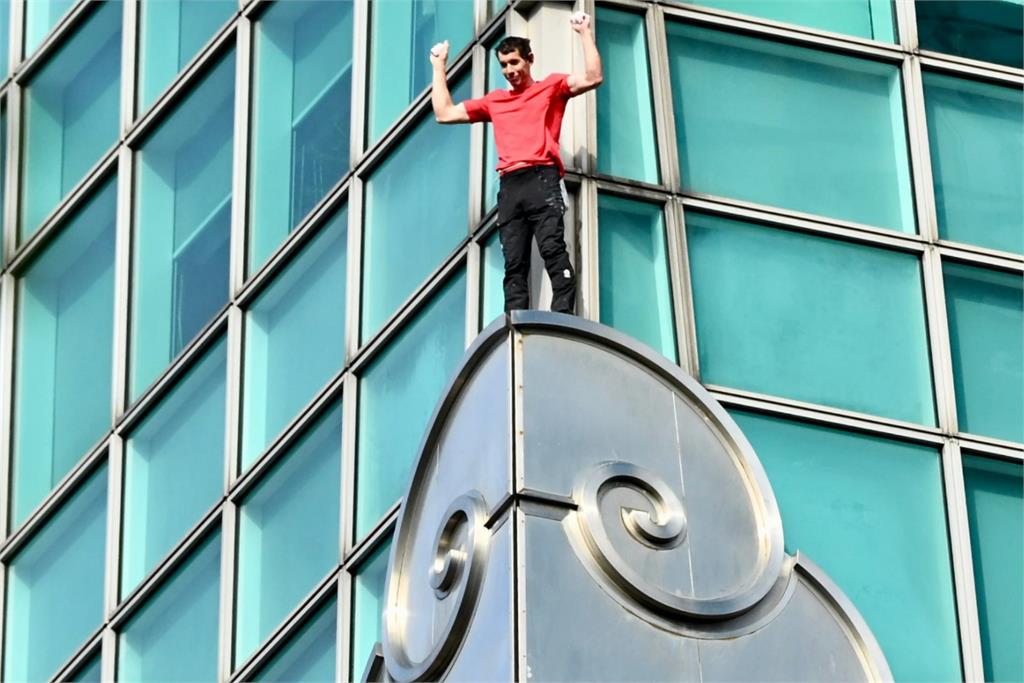 全球屏息見證！霍諾德徒手攻頂台北101　蔡英文：讓世界看見台灣