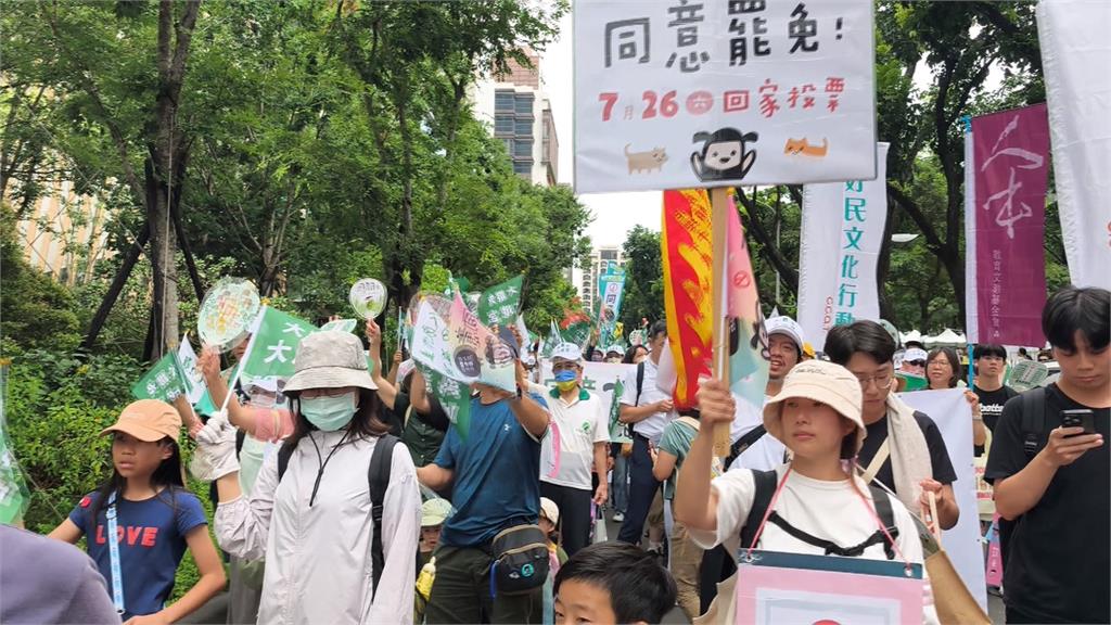 羅廷瑋.廖偉翔"公辦說明會激辯" 台中民團反共護台大遊行