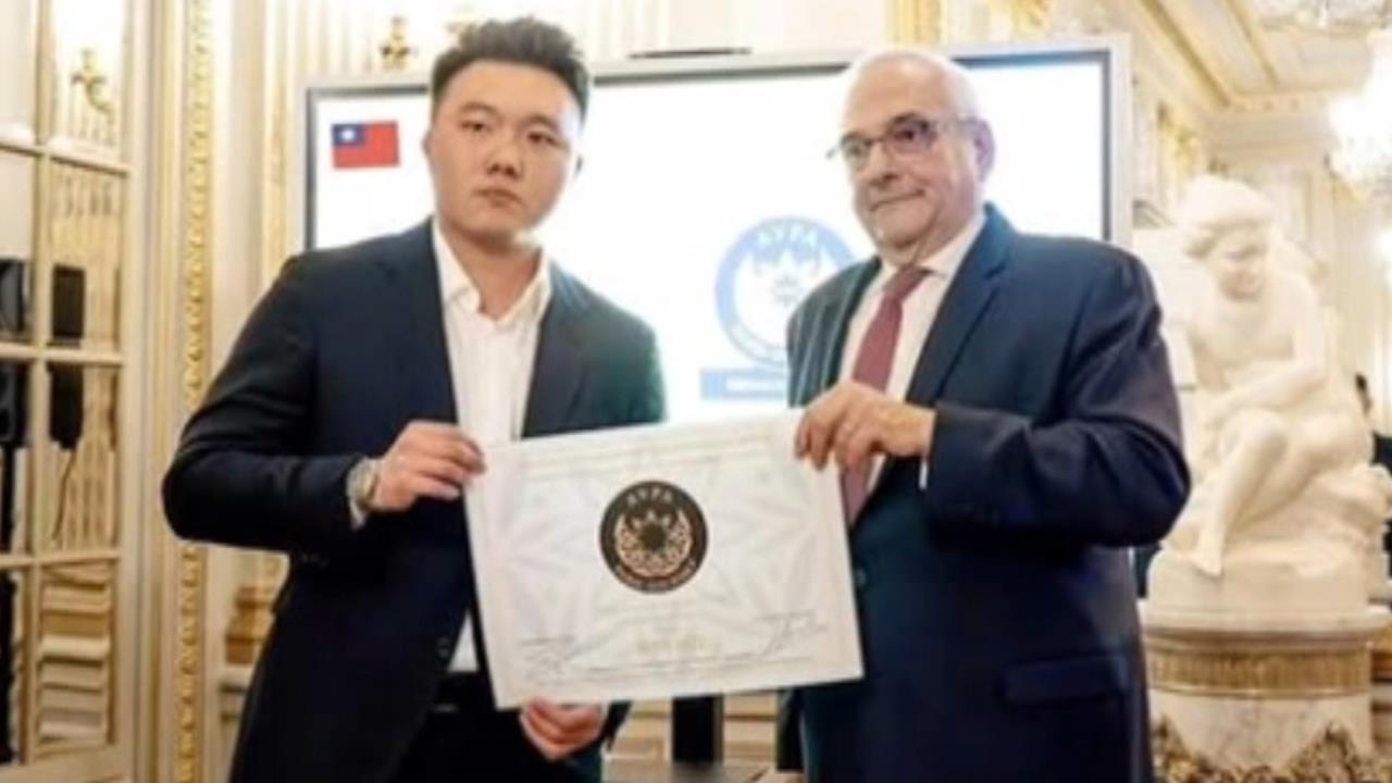 台中梨山百年茶廠　２３歲茶農運用AI、鑽研電商