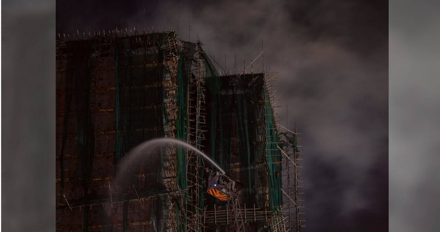 香港惡火近百死！　住戶嘆「因長期裝修不知失火」：管理員逐戶敲門救命