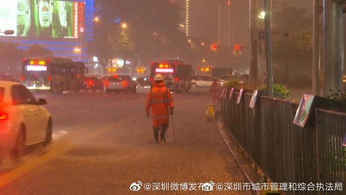 颱風盧碧登陸廣東汕頭　深圳暴雨路面積水阻交通
