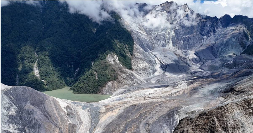 搏命跋涉5天！探勘隊抵達馬太鞍溪堰塞湖區　網友見現場畫面嚇傻：太末日感了