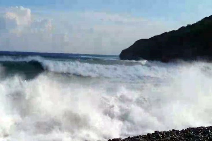 颱風外圍環流影響 龜山島暫不開放登島