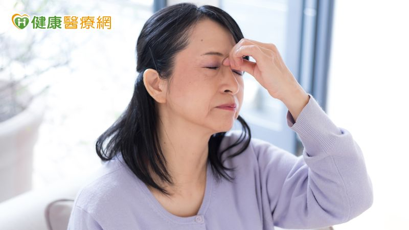 別誤當成老花眼!65歲婦人突見「雙影」竟揪出兩顆大型腦動脈瘤