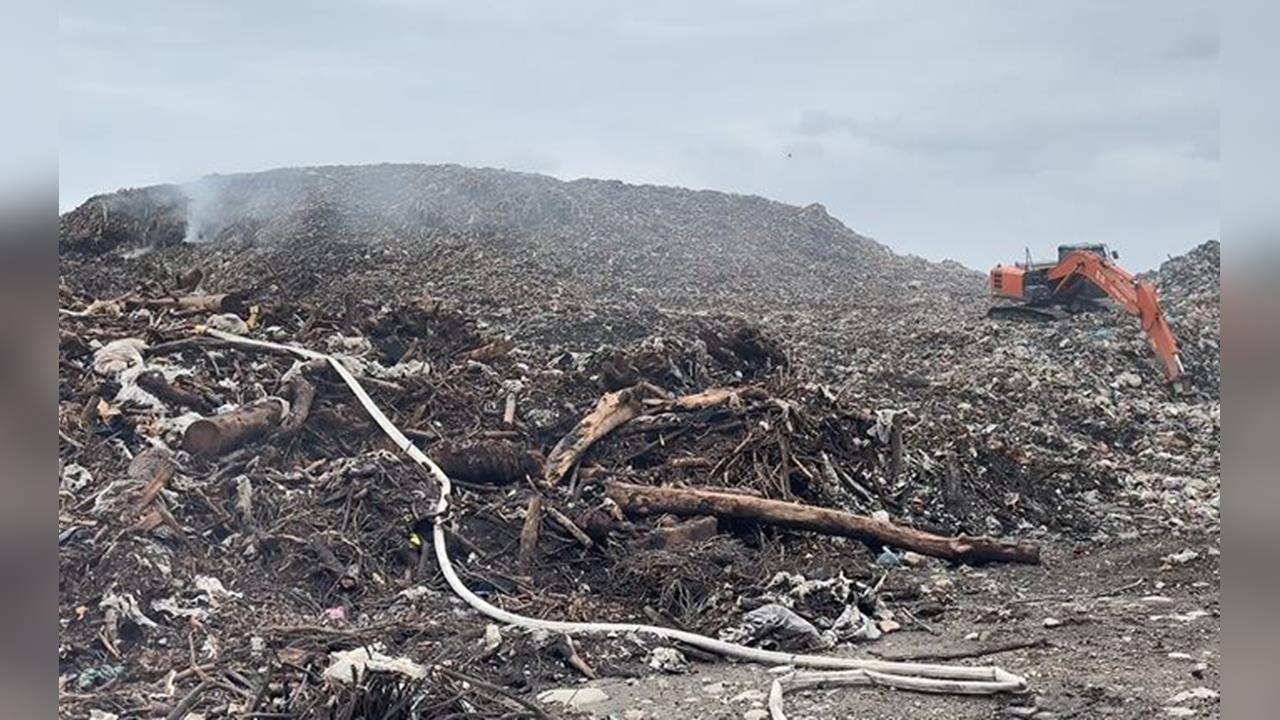 花蓮垃圾掩埋場又傳火警 悶燒濃煙竄天惡臭撲鼻