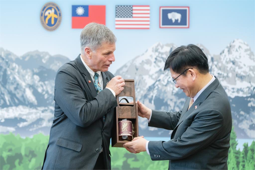 快新聞／美懷俄明州州長戈登訪台　林佳龍熱烈歡迎、盼強化台美經貿夥伴關係
