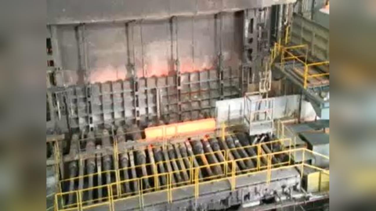 中鋼前三季轉虧46億！黃建智示警：2026鋼市「一好三壞」，再投一個 壞球