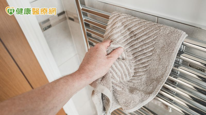 1年無性行為卻中標！男子染「傳染性軟疣」　醫揭原因竟是共用這一物