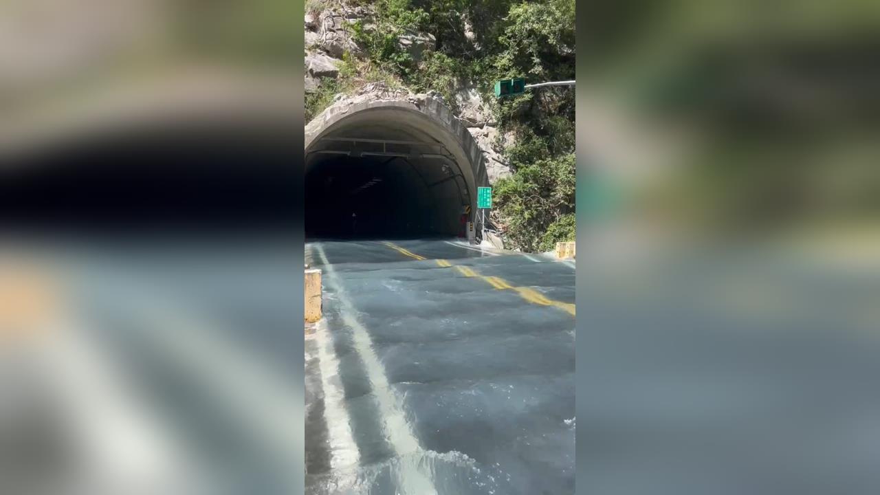 快新聞／燕子口堰塞湖溢流！靳珩隧道變小溪　湖水超壩體50公尺