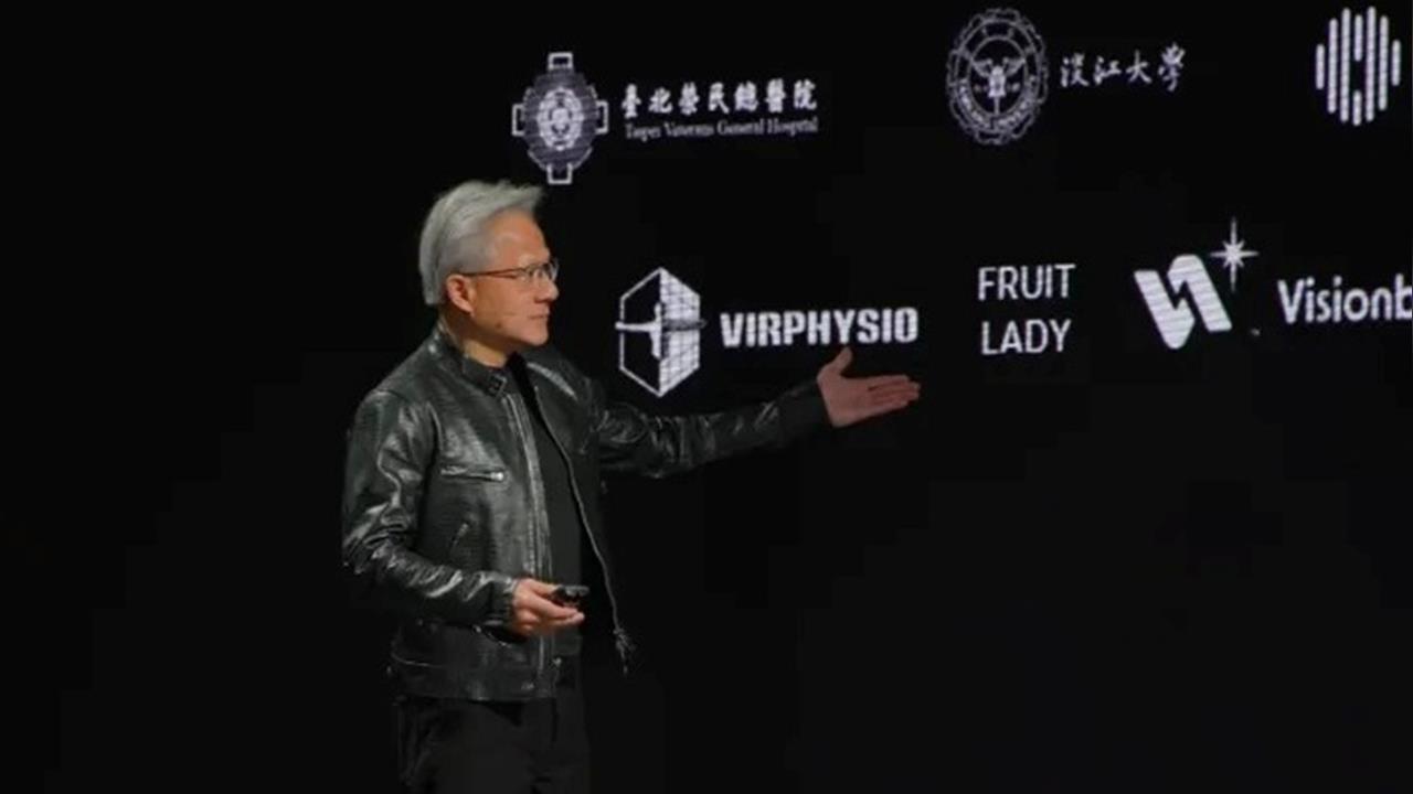 黃仁勳「美食供應鏈」1小吃成大贏家!北部人認同「背叛過程」網笑翻