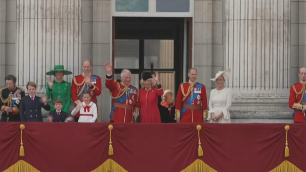 英王壽辰擴大展演空中分列式　補加冕儀式缺憾