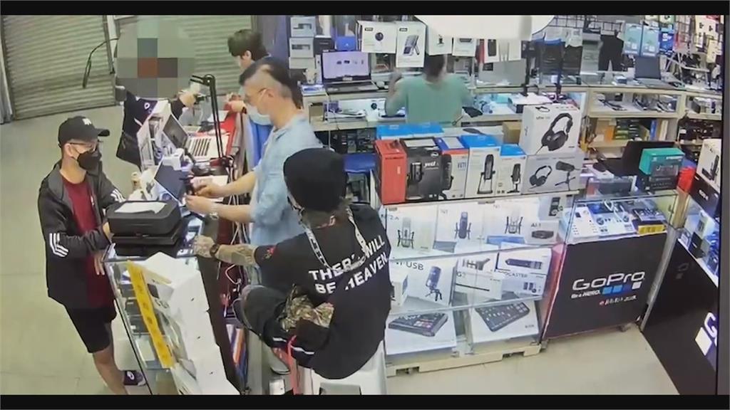 男子光華商場偷空拍機！遭逮辯「店員借我測試」