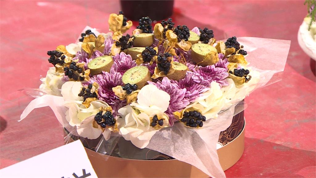 台北花市舉辦「蛋糕大賽」！三百里民發揮創意
