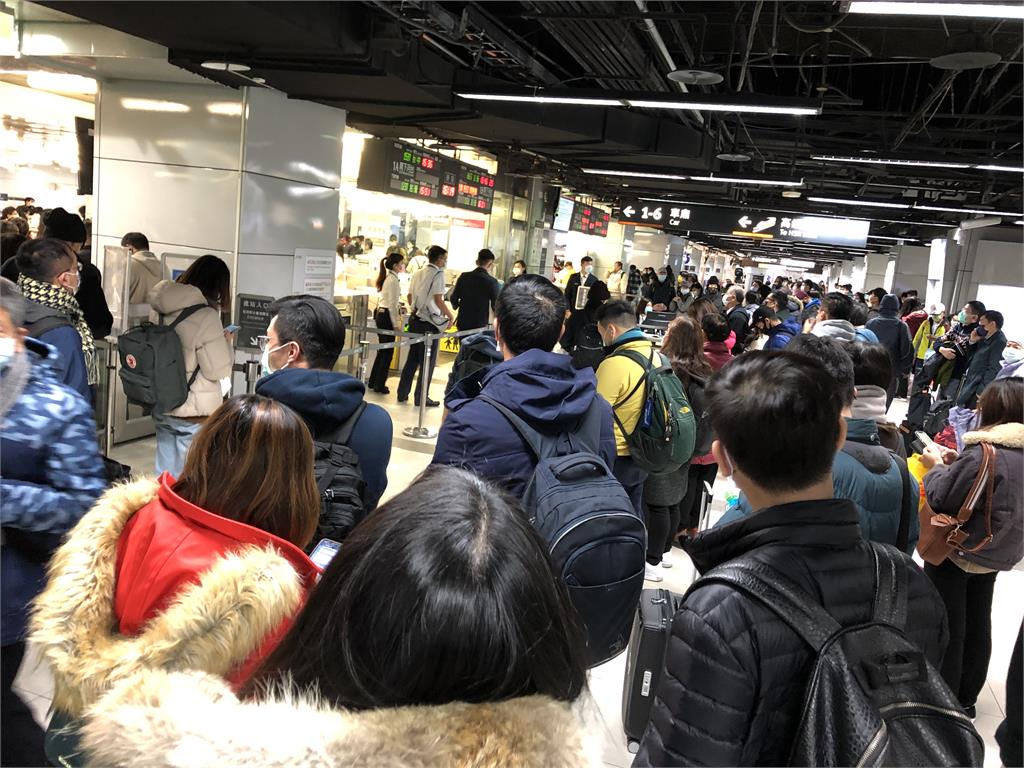 快新聞／桃園新竹間「大型氣球纏繞電車線」 高鐵22班次延誤「時間超過30分鐘」