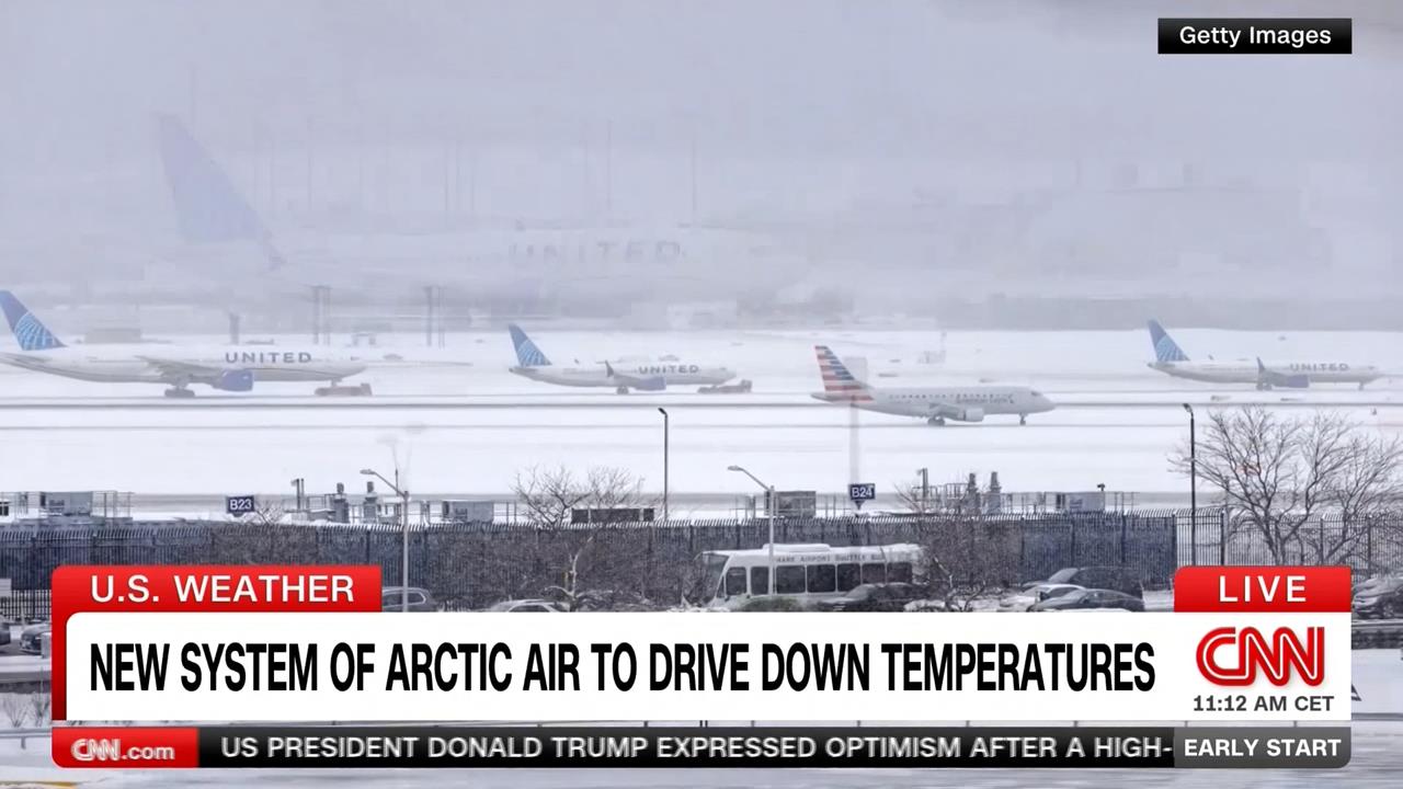 美暴風雪亂交通　驚傳客機滑出跑道　45輛車公路連環撞