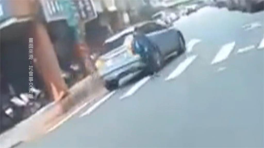 駕駛未禮讓男童險撞上　後方騎士氣炸攔車指責
