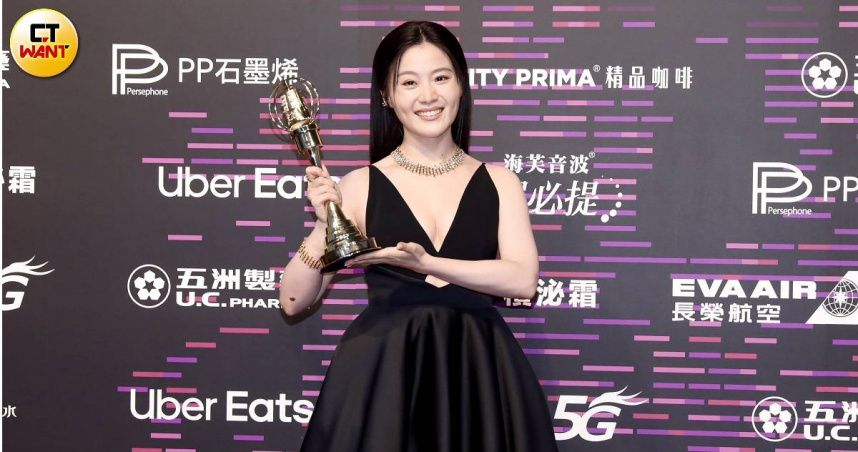 金鐘60/楊小黎從紅毯主持到拿女主角獎 後台大暴哭