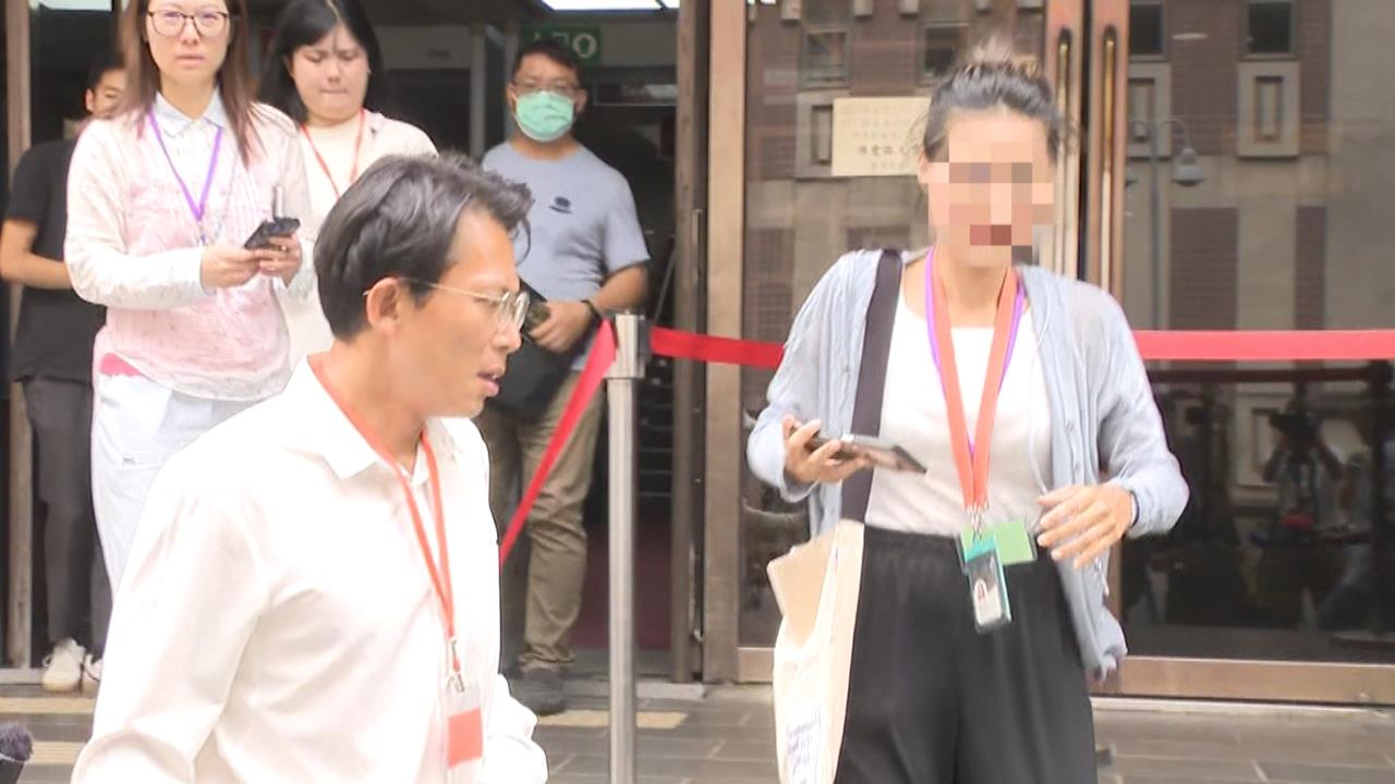 「臭不可聞」師徒檔？　黃國昌、謝姓記者超愛用